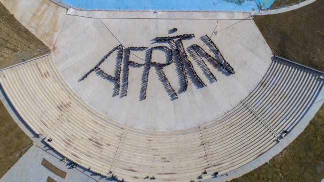 Üniversite öğrencilerinden Pi duruşuyla Afrin’e destek